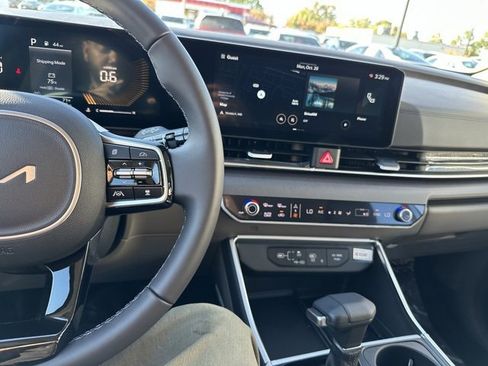 New 2026 Kia Carnival EX image 38