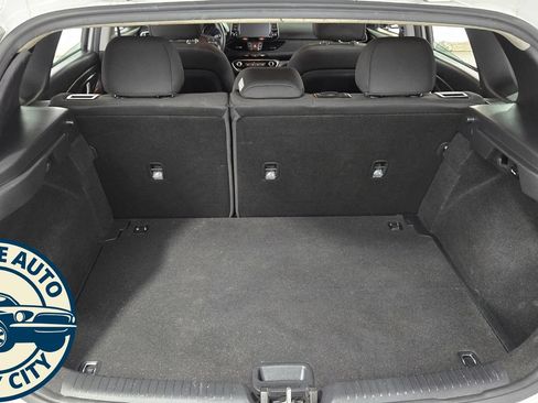 Used 2018 Hyundai Elantra GT FWD image 29