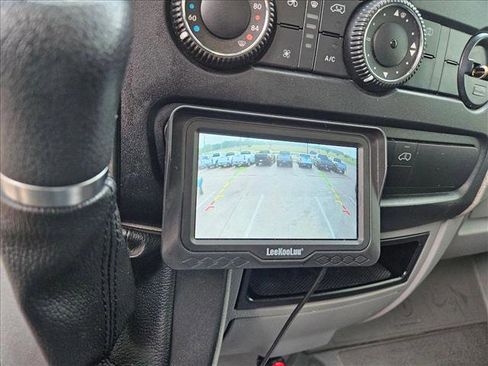 Used 2016 Mercedes-Benz Sprinter 3500 image 23