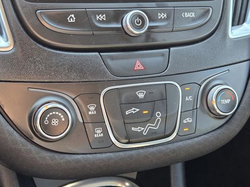 Used 2018 Chevrolet Malibu LT w/ Driver Confidence Package image 14