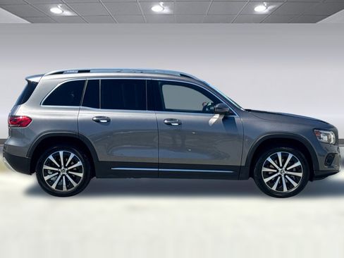 Used 2022 Mercedes-Benz GLB 250 4MATIC image 7