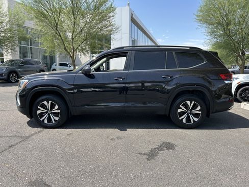 Used 2024 Volkswagen Atlas SE FWD image 2