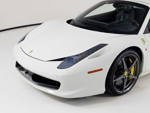 Used 2015 Ferrari 458 Spider image 47