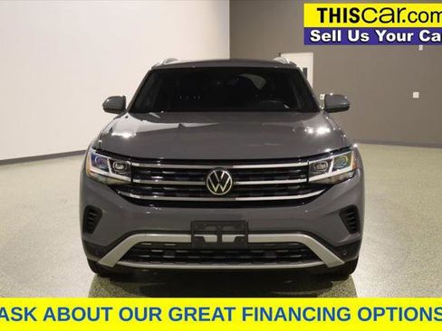 Used 2021 Volkswagen Atlas Cross Sport SE w/ Panoramic Sunroof Package FWD image 3