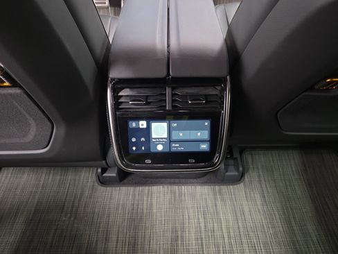 Used 2023 Rivian R1S Launch Edition image 30