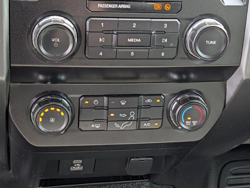 Used 2021 Ford F350 XLT w/ XLT Value Package AWD/4WD image 18