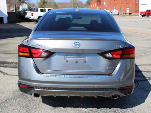 Certified 2022 Nissan Altima 2.5 SV w/ SV Premium Package image 4