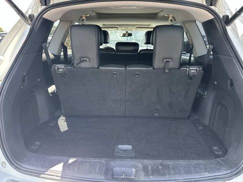 Used 2017 Nissan Pathfinder SL w/ SL Premium Package AWD/4WD image 10