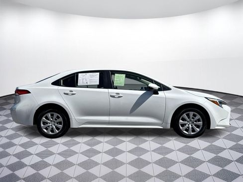 Used 2024 Toyota Corolla LE FWD image 8