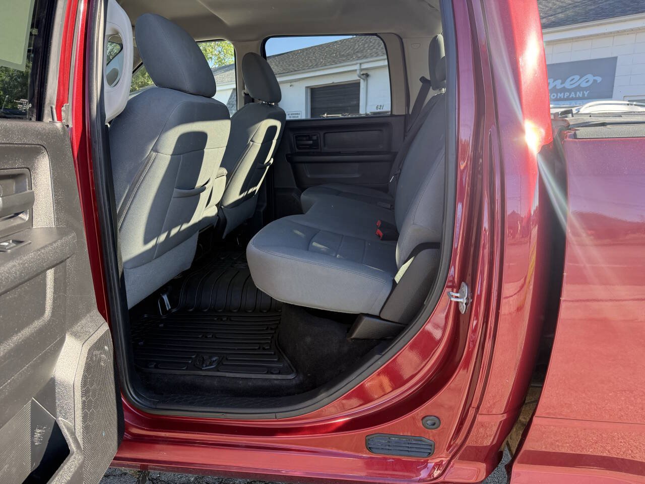 Used 2014 RAM 2500 Tradesman w/ Chrome Appearance Group AWD/4WD image 13