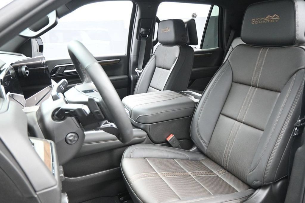 New 2026 Chevrolet Tahoe High Country AWD/4WD image 18