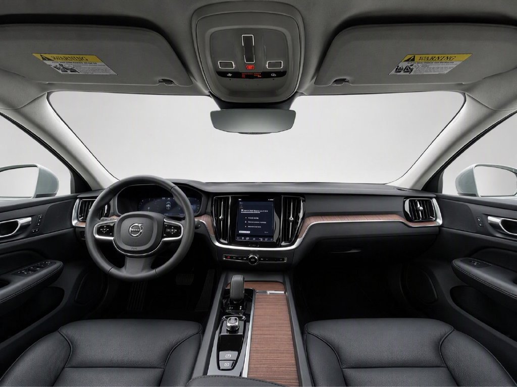 Used 2025 Volvo V60 B5 Cross Country Plus AWD/4WD image 28