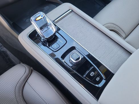 New 2026 Volvo XC90 B6 Ultra w/ Protection Package AWD/4WD image 17
