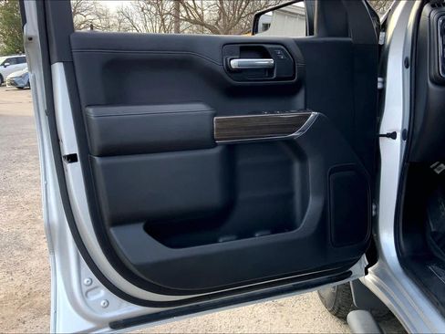 Used 2021 Chevrolet Silverado 1500 RST image 21