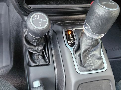 New 2025 Jeep Gladiator Sport image 22