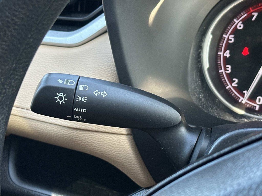Used 2025 Toyota RAV4 XLE w/ Convenience Package FWD image 32