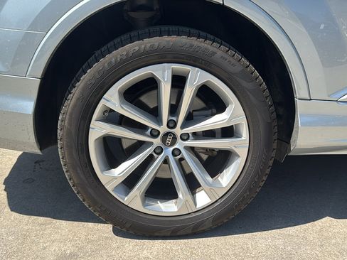 Used 2025 Audi Q7 3.0T Premium Plus AWD/4WD image 34