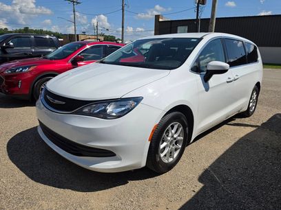 Used 2017 Chrysler Pacifica LX