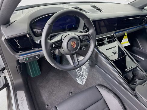 New 2026 Porsche Panamera 4 image 4