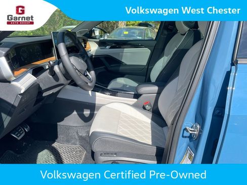 Certified 2025 Volkswagen Tiguan SEL R-Line AWD/4WD image 10