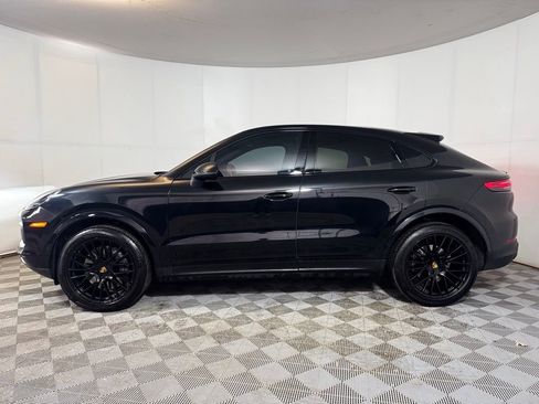 Used 2023 Porsche Cayenne Platinum Edition w/ Towing Package w/o Tow Ball AWD/4WD image 3