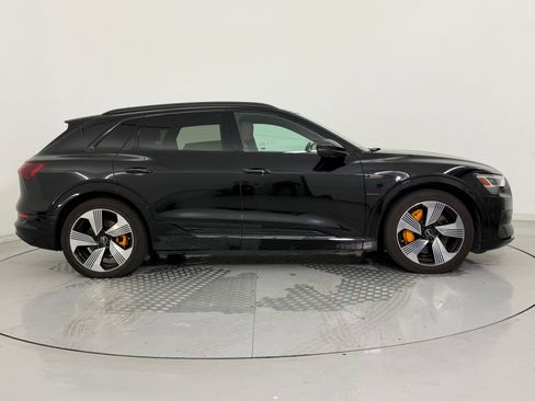 Used 2022 Audi e-tron Premium Plus w/ Premium Plus Package image 8