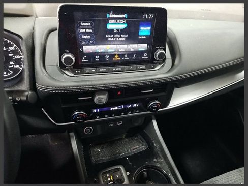 Used 2023 Nissan Rogue SV image 15