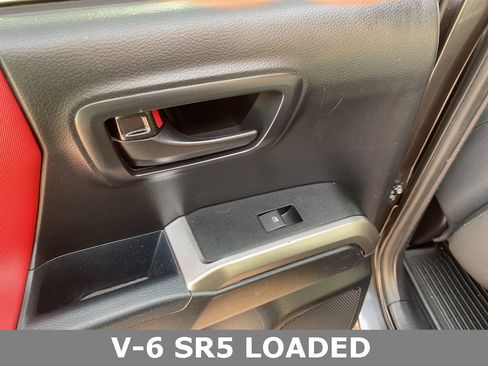 Used 2018 Toyota Tacoma SR5 image 16