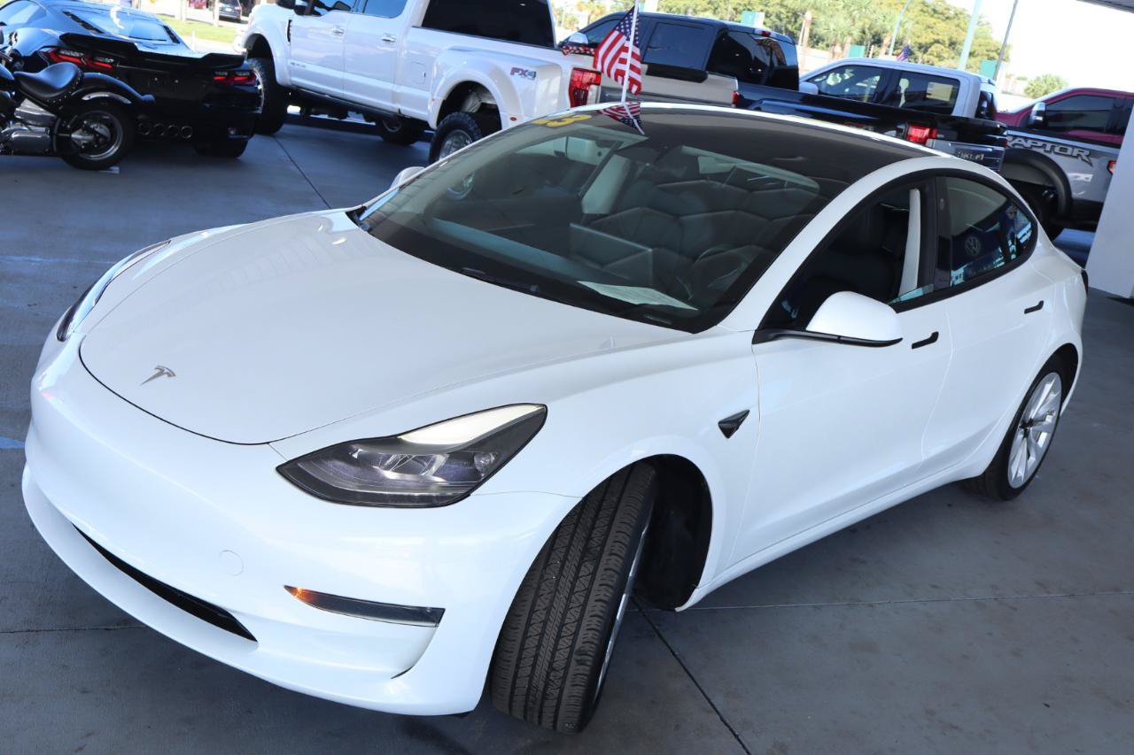 Used 2023 Tesla Model 3 Standard Range RWD image 9