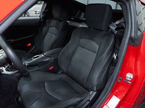 Used 2016 Nissan 370Z Coupe RWD image 19