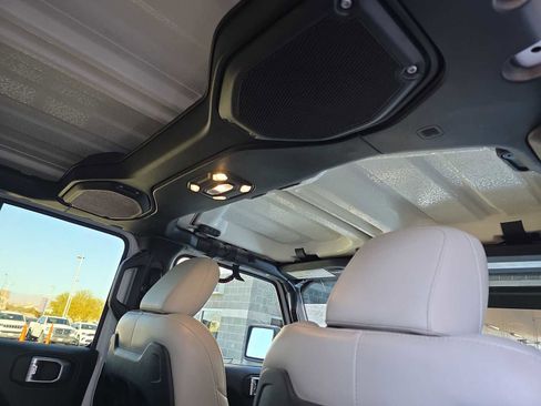 Certified 2021 Jeep Gladiator Mojave image 16