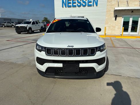 Used 2025 Jeep Compass Sport AWD/4WD image 8