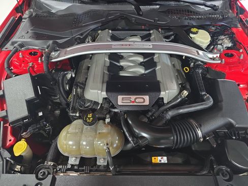 Used 2016 Ford Mustang GT Premium image 16