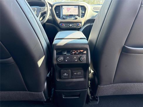 Used 2021 GMC Acadia Denali w/ Denali Technology Package image 27