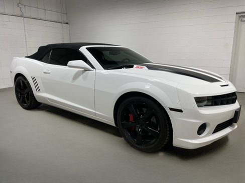 Used 2012 Chevrolet Camaro SS RWD image 3
