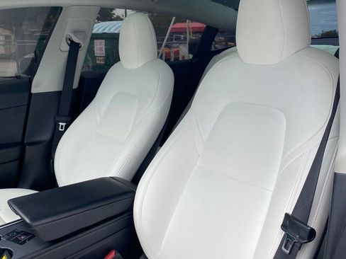 Used 2023 Tesla Model 3 Standard Range RWD image 4