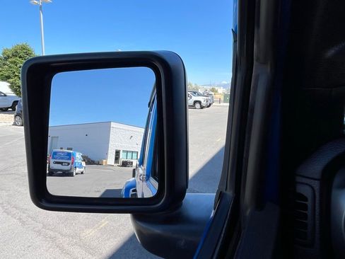 Used 2022 Jeep Gladiator Sport AWD/4WD image 4