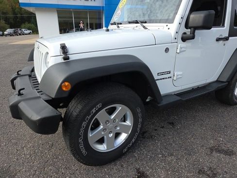 Used 2013 Jeep Wrangler Sport image 12