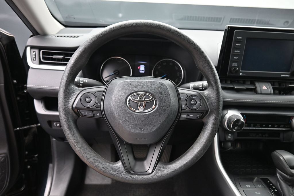 Used 2020 Toyota RAV4 LE w/ Carpet Mat Package AWD/4WD image 15