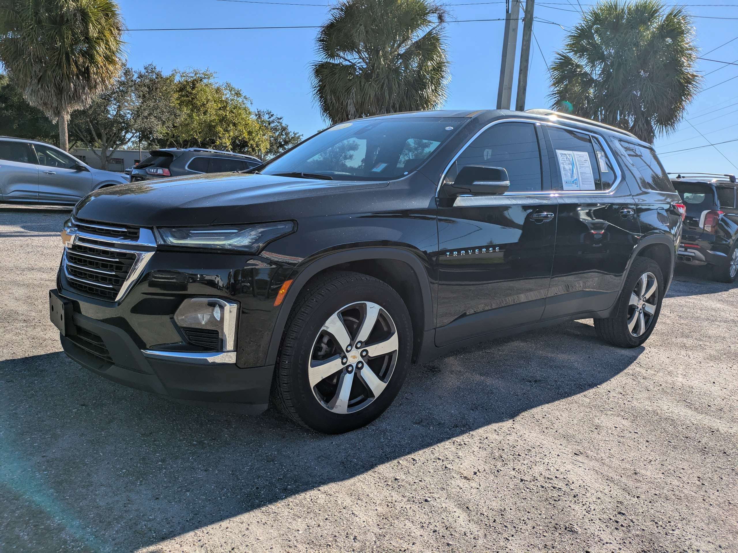 Used 2023 Chevrolet Traverse LT w/ LT Premium Package AWD/4WD image 7