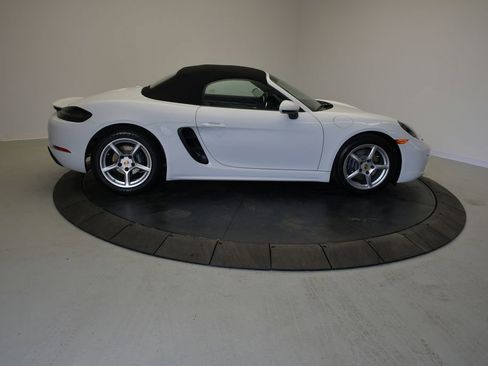 Certified 2024 Porsche 718 Boxster RWD image 9