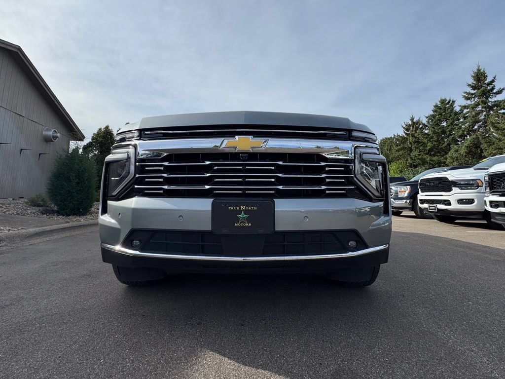 Used 2026 Chevrolet Tahoe Premier AWD/4WD image 5