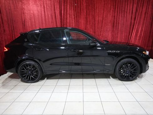 Used 2019 Maserati Levante S GranSport AWD/4WD image 8