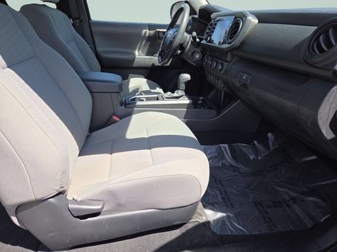 Used 2021 Toyota Tacoma SR AWD/4WD image 29