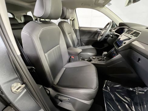 Used 2022 Volkswagen Tiguan SE image 27