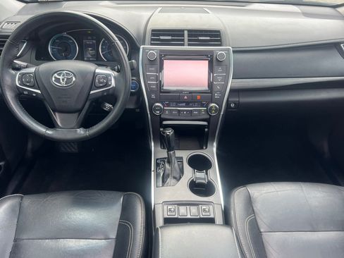 Used 2017 Toyota Camry XLE w/ Moonroof Package image 13