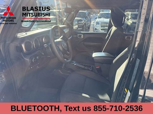 Used 2023 Jeep Wrangler Unlimited w/ Cold Weather Group image 10