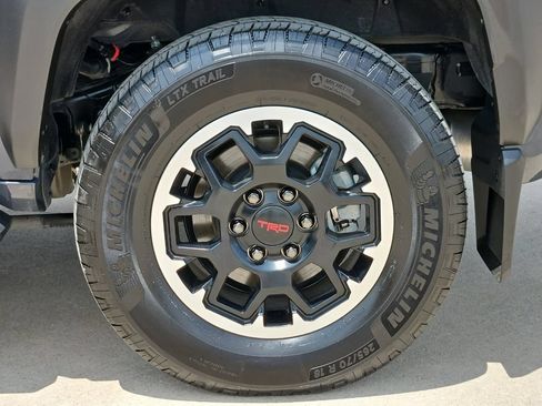Certified 2025 Toyota 4Runner TRD Off-Road AWD/4WD image 28