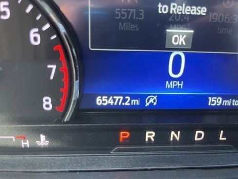 Used 2023 Ford Explorer XLT w/ Equipment Group 202A AWD/4WD image 14