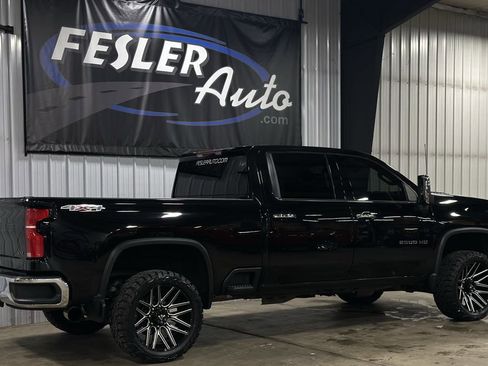 Used 2024 Chevrolet Silverado 2500 LTZ w/ LTZ Convenience Package image 29